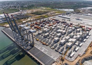 DP World Reports 20% Revenue Jump in First Half of 2025