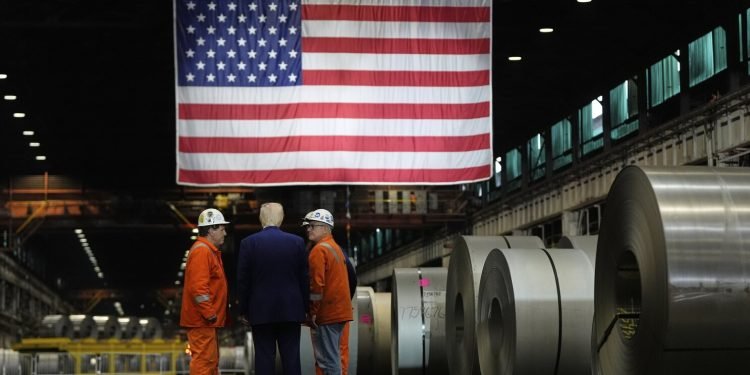 U.S. Manufacturers Turn to AI as Tariff Pressure Mounts