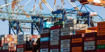 MAERSK Raises Full-Year Outlook but Ocean Freight Rates Remain Under Pressure