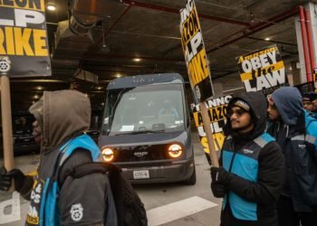 New York: a bill targeting last-mile delivery (and Amazon) postponed to 2026