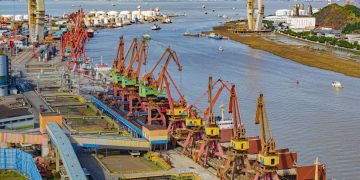Ningbo-Zhoushan surpasses 1.4 billion tons: a historic milestone for global maritime logistics