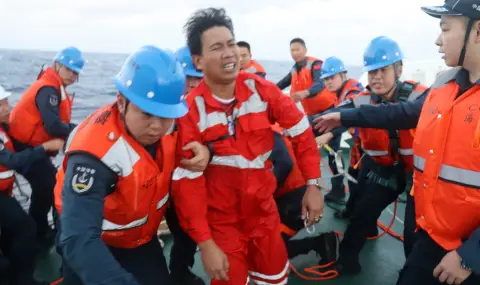 A bulk carrier capsizes off the Philippines: search operations and human toll