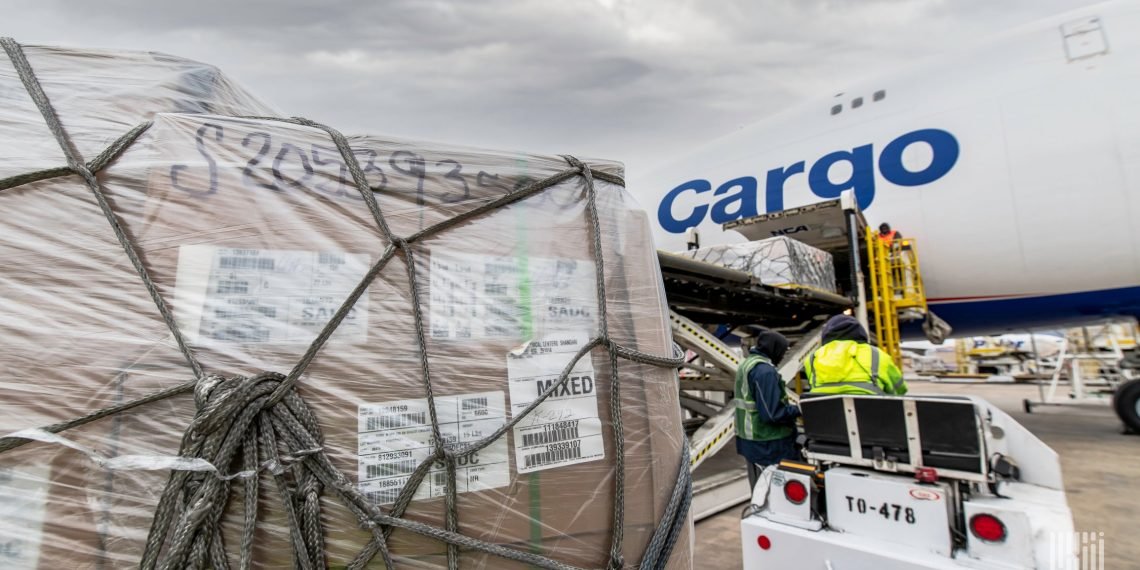 Cargo companies are adjusting their capacities in response to the gradual slowdown of air rates.