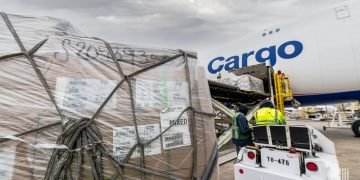 Cargo companies are adjusting their capacities in response to the gradual slowdown of air rates.