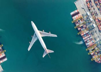 The air freight market is holding up but facing increasing structural pressures.