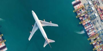 The air freight market is holding up but facing increasing structural pressures.