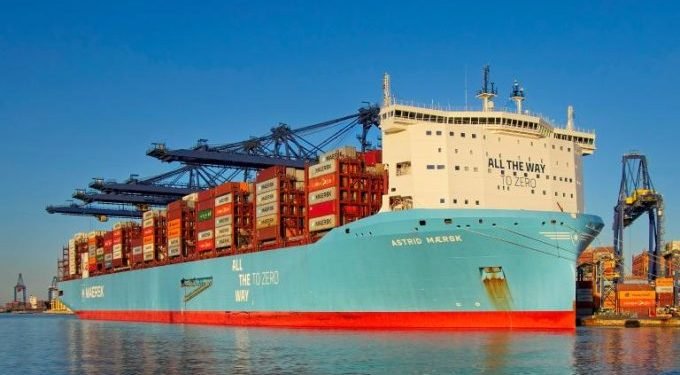 Return to Suez: Maersk and Hapag-Lloyd relaunch the “India–Med Loop” under naval protection