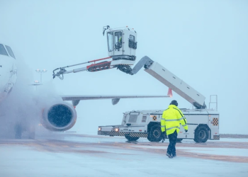 Winter storms in the United States: the Northeast cargo corridor weakened