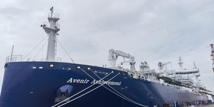NYK acquires 50% of Avenir LNG in bet on small-scale fueling growth