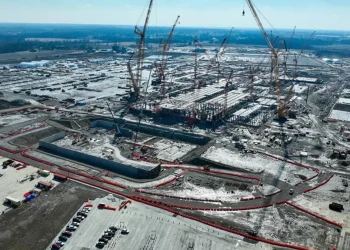 Intel struggles with chip manufacturing capacity as AI demand surges