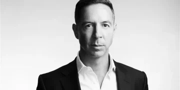 Who bears the cost when ships are stranded in the Gulf?