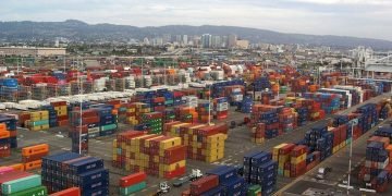 PORT OF OAKLAND IMPORTS DROP AS EXPORTS HOLD UP BETTER
