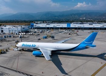 Alaska Airlines Renegotiates Amazon Cargo Deal but Profit Concerns Remain
