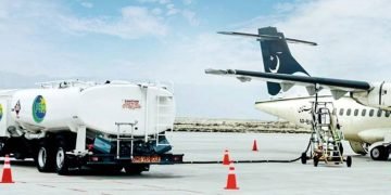 Pakistan tells foreign airlines to carry return fuel amid supply concerns