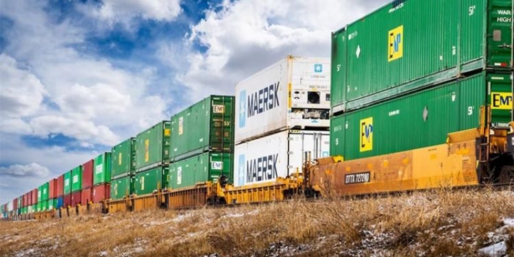 Commodities keep US rail freight moving while intermodal remains under pressure