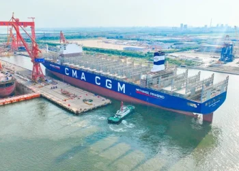 DSIC secures $1.31bn order for 12 container ships