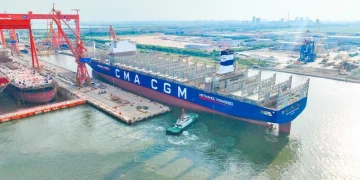 DSIC secures $1.31bn order for 12 container ships