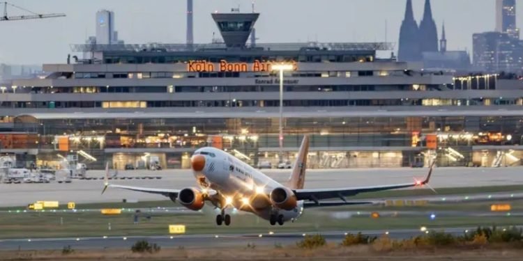 EU airports warned of jet fuel shortages if Strait of Hormuz remains restricted