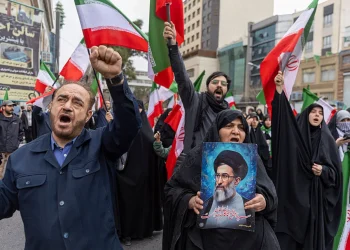 Middle East Conflict Slows Economic Growth and Fuels Inflation, Says S&P Global