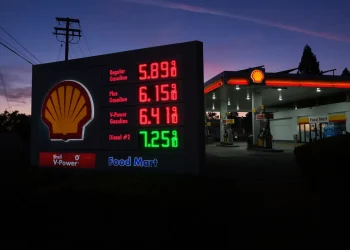 Diesel price surge eases nationwide, but California climbs toward $7.22 a gallon