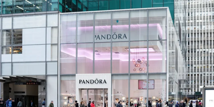 Pandora Opens Canada Distribution Centre to Cut Tariff Exposure and Delivery Times