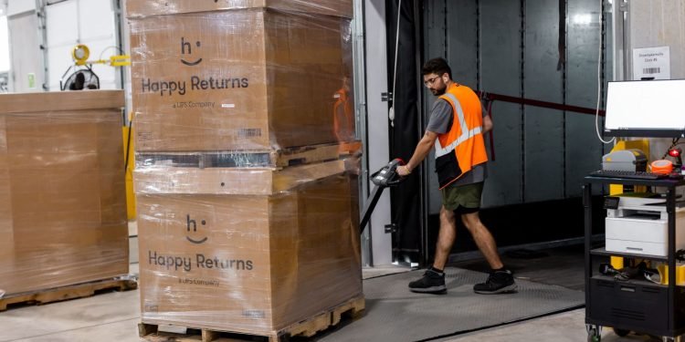 Happy Returns reaches 10,000 drop-off locations as reverse logistics shifts toward consolidation