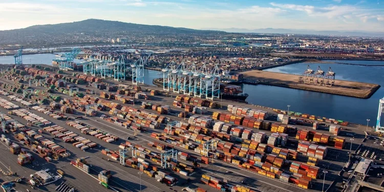 Port of Los Angeles warns that the risks go far beyond the Strait of Hormuz