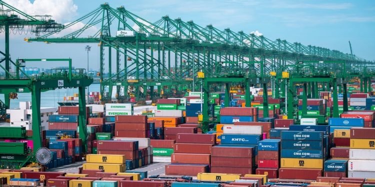 Singapore Explores Autonomous Container Feeder Operations Between Terminals