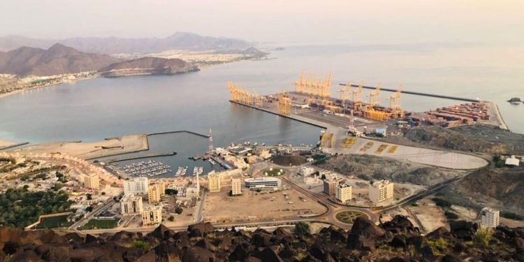 Projectile Near-Miss Reported Beside Container Ship at UAE Port