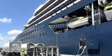 Port Everglades completes first LNG shore-to-ship bunkering operation