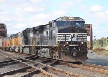 Norfolk Southern Earnings Slip After Winter Weather Disrupts Volumes