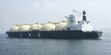 First LNG Carrier Completes Strait of Hormuz Transit Since Iran Conflict Began