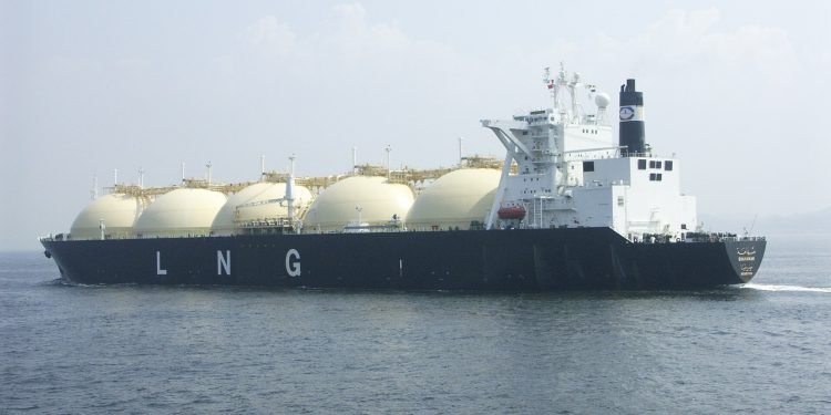 First LNG Carrier Completes Strait of Hormuz Transit Since Iran Conflict Began