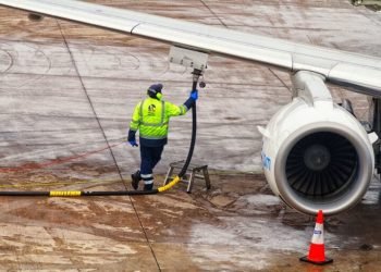 Jet Fuel Squeeze Forces European Airlines to Cut Capacity