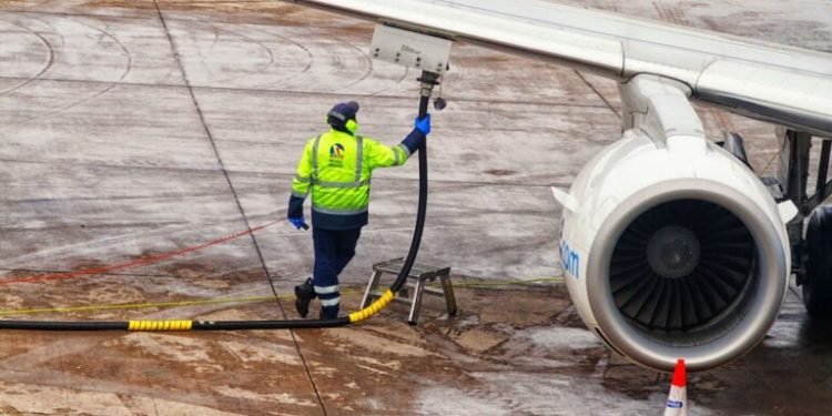 Jet Fuel Squeeze Forces European Airlines to Cut Capacity