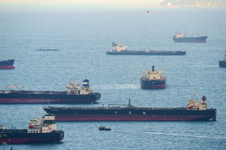 Iran Conflict Drives Shipping Surcharges and Complicates Contract Negotiations