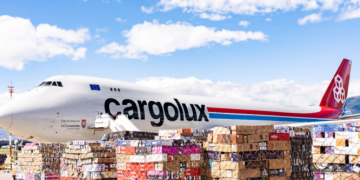 Quito Airport hits record flower export volumes ahead of Mother’s Day