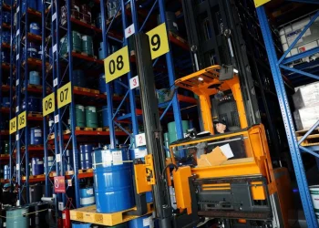 US manufacturing continues to expand, but cost pressures intensify
