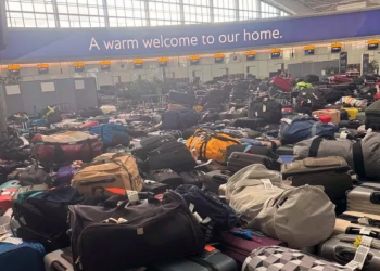 British Airways seeks up to £10m from Heathrow after repeated baggage failures