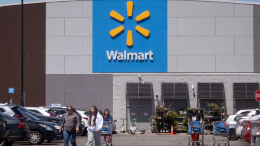 Walmart ties expected tariff refunds to price strategy amid cost pressures