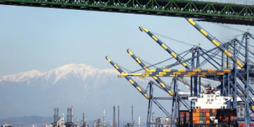 Port of Los Angeles sees April volume jump despite Iran war shadow