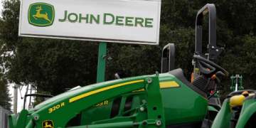 Deere Recovers $272M in Tariff Refunds but Still Faces $900M Cost Pressure