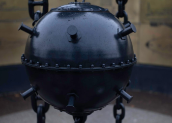 Mine Clearance Emerges as Critical Step Before Full Hormuz Reopening