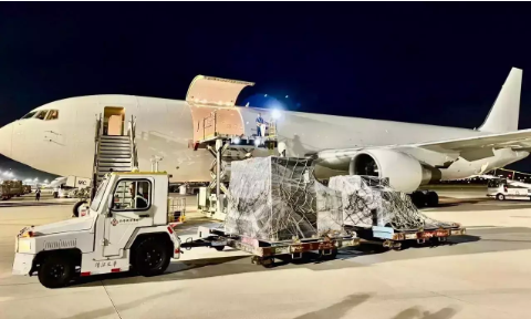 Global air cargo volumes fall 9% in week 22 even as rates climb