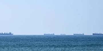 IMO to Evacuate Thousands of Seafarers Stuck in the Gulf
