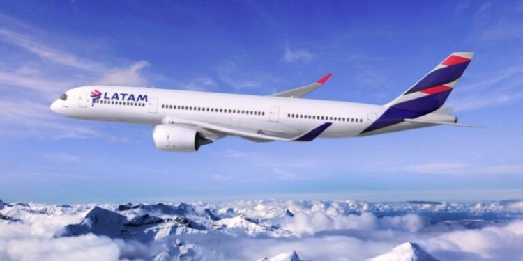 LATAM Airlines operates its first passenger charter flights linked to SAF usage