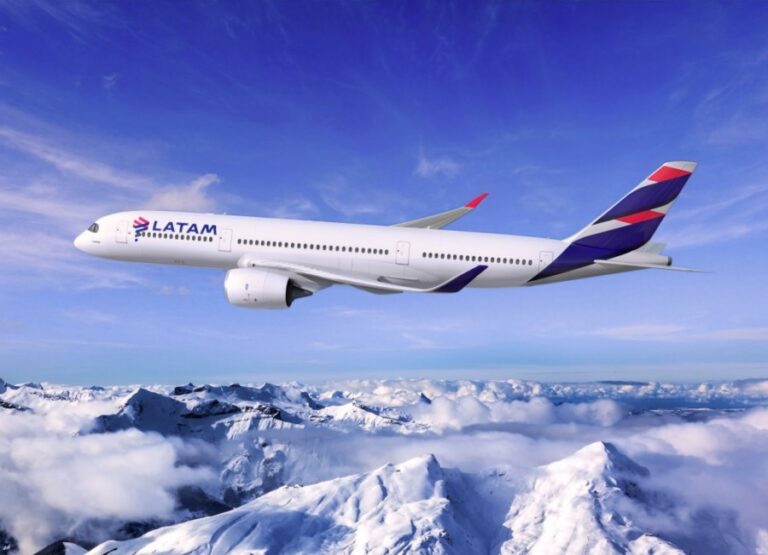 LATAM Airlines operates its first passenger charter flights linked to SAF usage