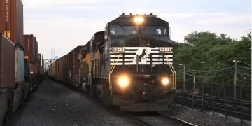 Norfolk Southern CEO insists service improvements remain priority amid Union Pacific merger plans