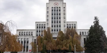 Metro Vancouver calls for big cut to regional board