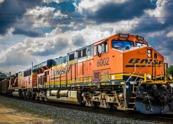 BNSF CEO Renews Opposition to Union Pacific–Norfolk Southern Merger, Warns of Higher Freight Rates